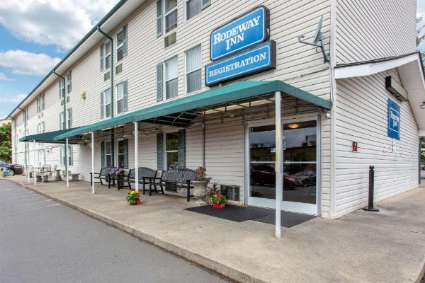 Rodeway Inn Asheville image 11