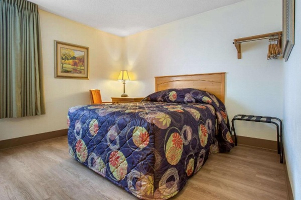 Rodeway Inn Asheville image 27
